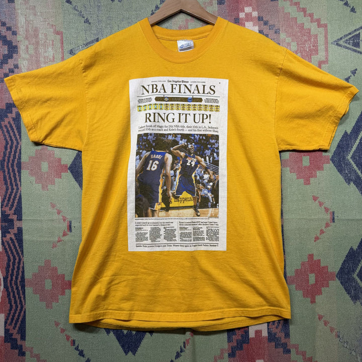 Lakers Kobe Bryant Championship Vintage T Shirt Large 2000s Newspaper NBA