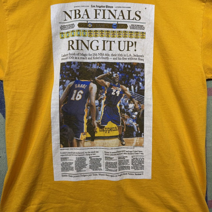 Lakers Kobe Bryant Championship Vintage T Shirt Large 2000s Newspaper NBA