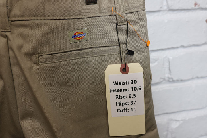 2000s dickies khaki shorts size 30/10.5