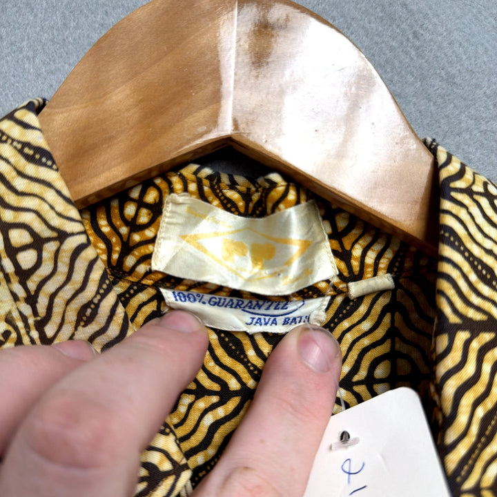 Vintage 1970s Java Batik Button Down Shirt Size Medium