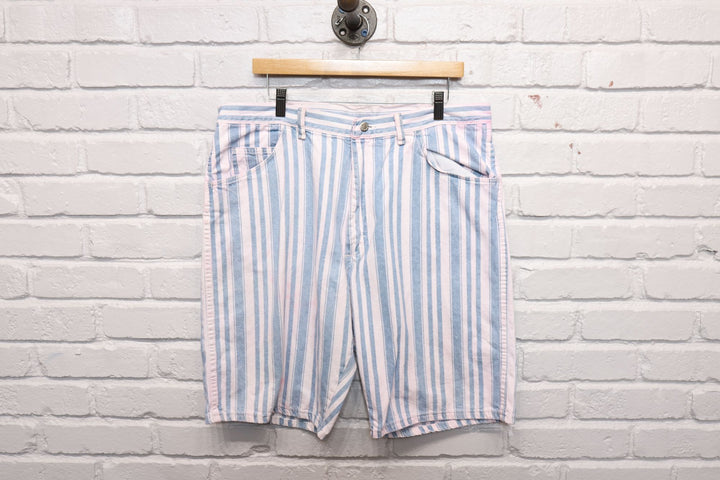 90s wrangler pink and blue striped shorts size 37/10.5