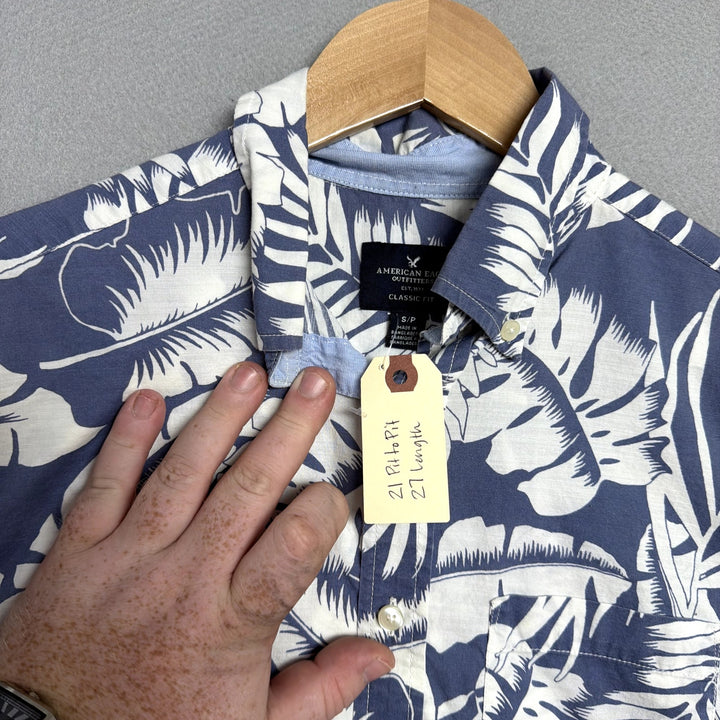 American Eagle Hawaiian Button Down Shirt Size Small