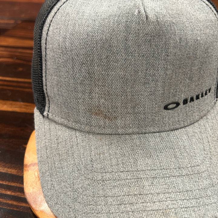 Oakley Snapback Trucker Hat
