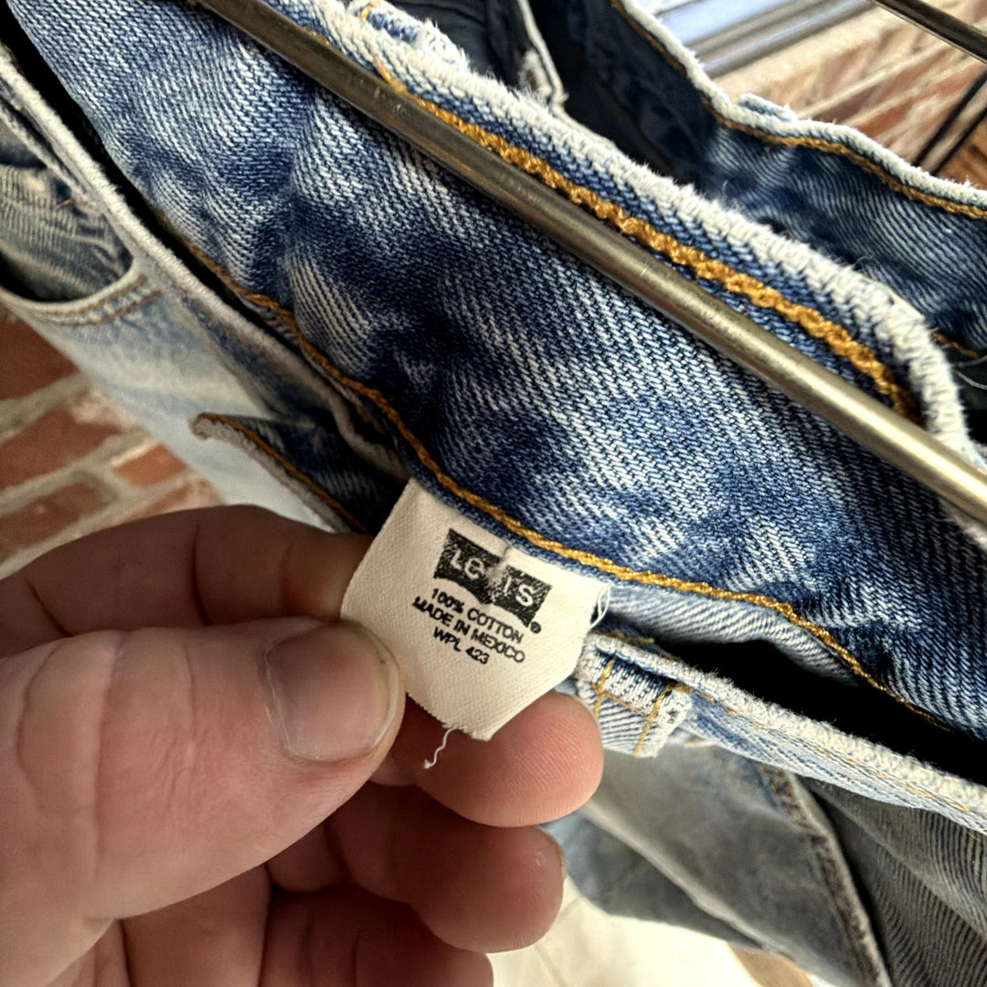 Vintage Levi's 501 Y2K Button Fly Jeans Size 32