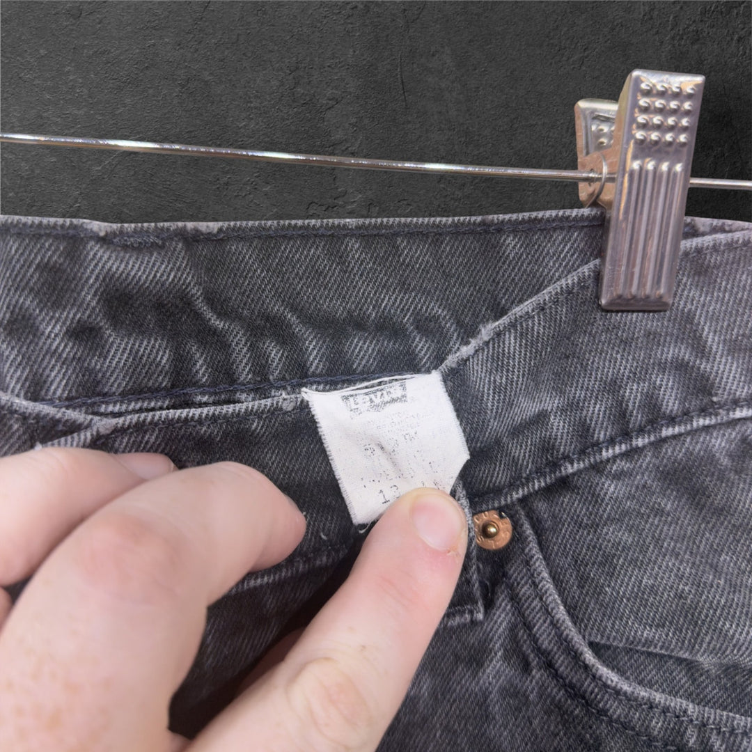 Vintage Levi's Black 90s Jeans Size 30