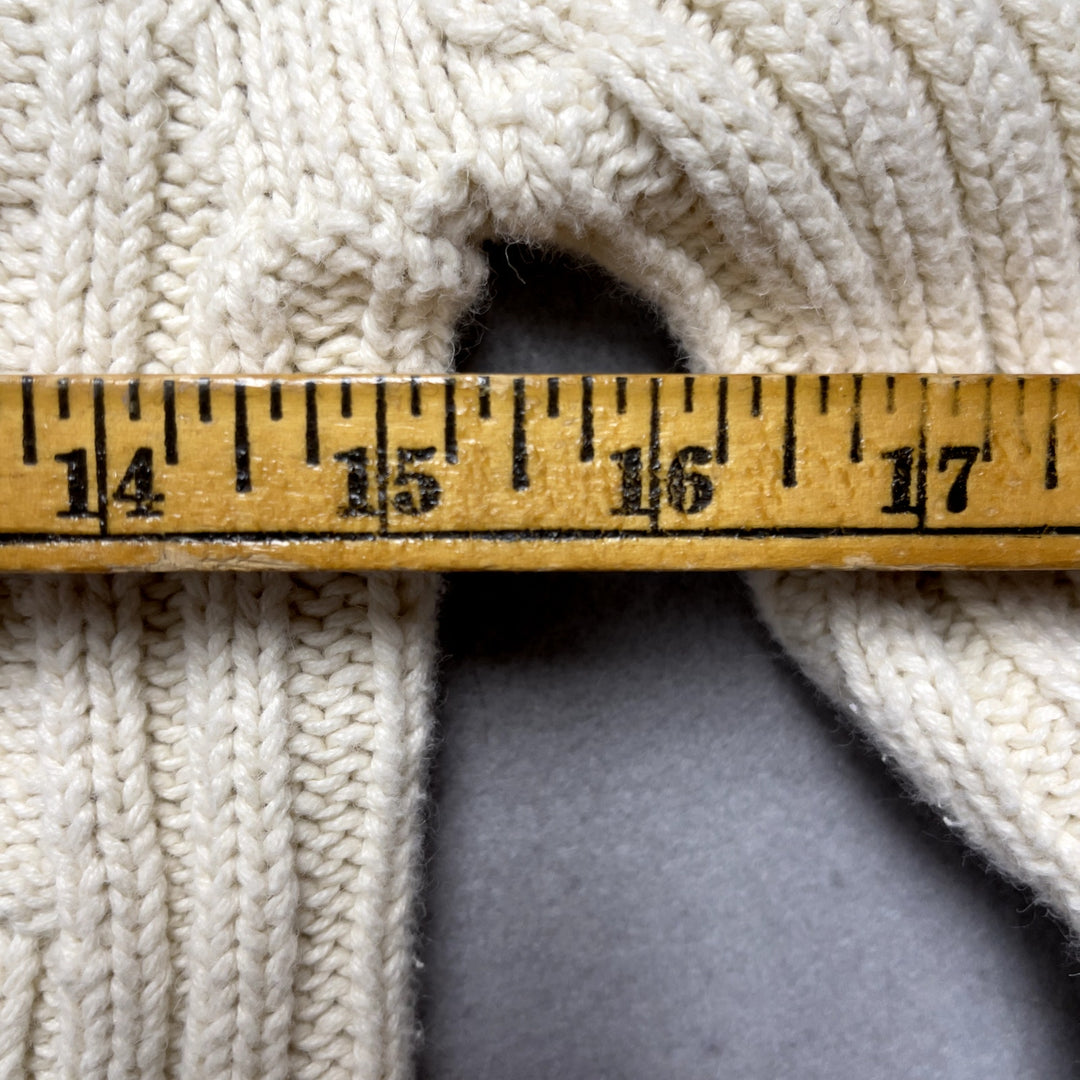 90's Women's Chelsea Studio White Vertical Knit Sweater Size M