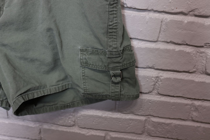 2000s lee riveted green shorts size 40/4.5