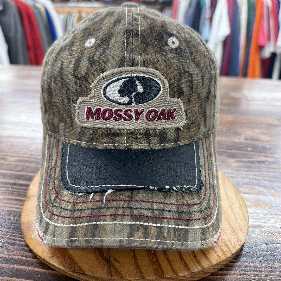 Vintage Y2K Mossy Oak Snapback Hat