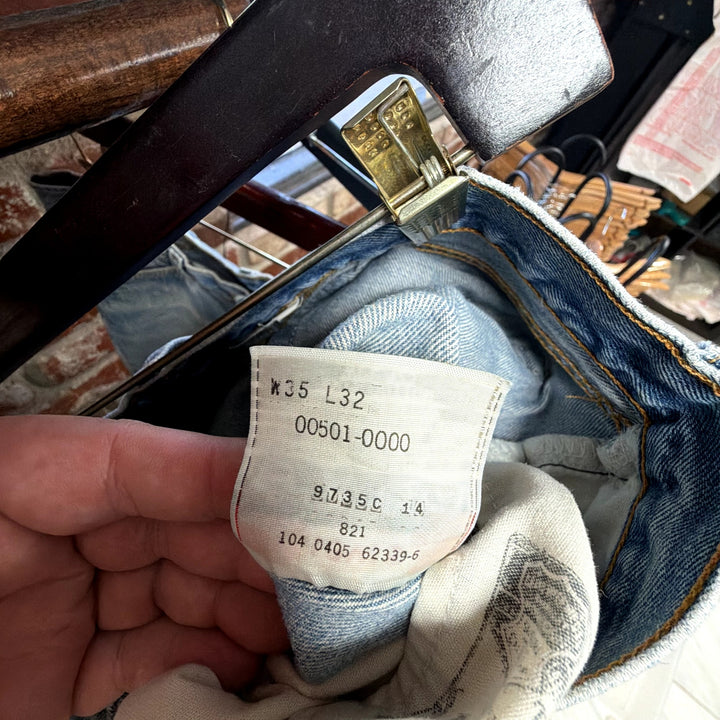 Vintage Levi's 501 Y2K Button Fly Jeans Size 32