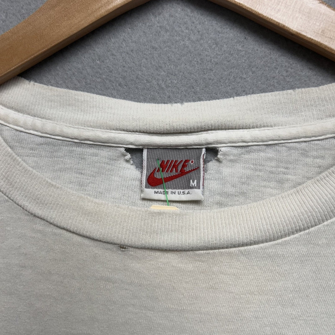 Vintage 90's Nike Just Do It Basketball White Shirt Size Medium - Distressed