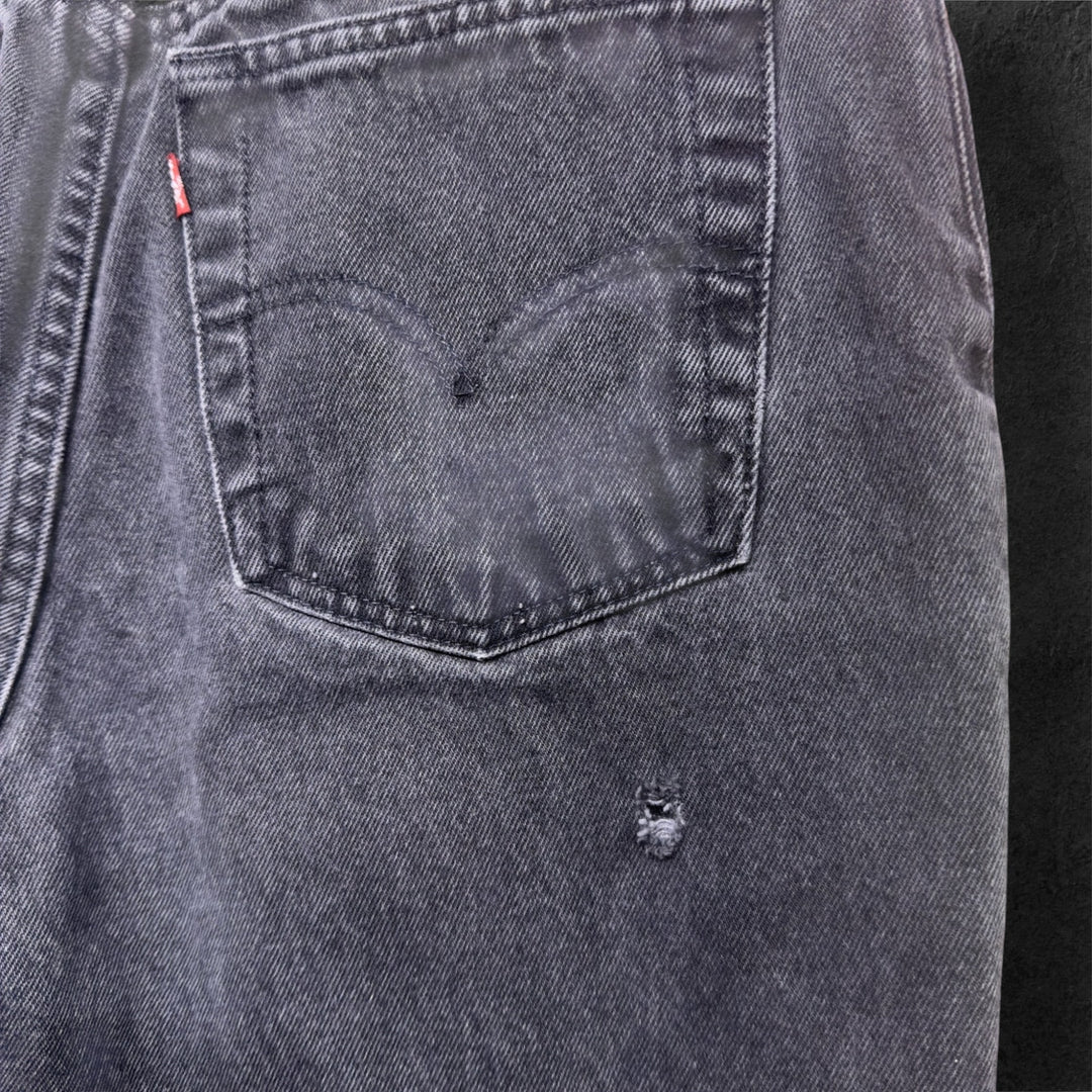 Vintage Levi's Black 90s Jeans Size 30