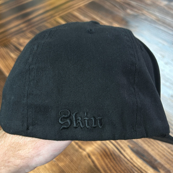 VTG Skin Industries Embroidered Flexfit S-M Black Graphic Trucker Hat Y2K