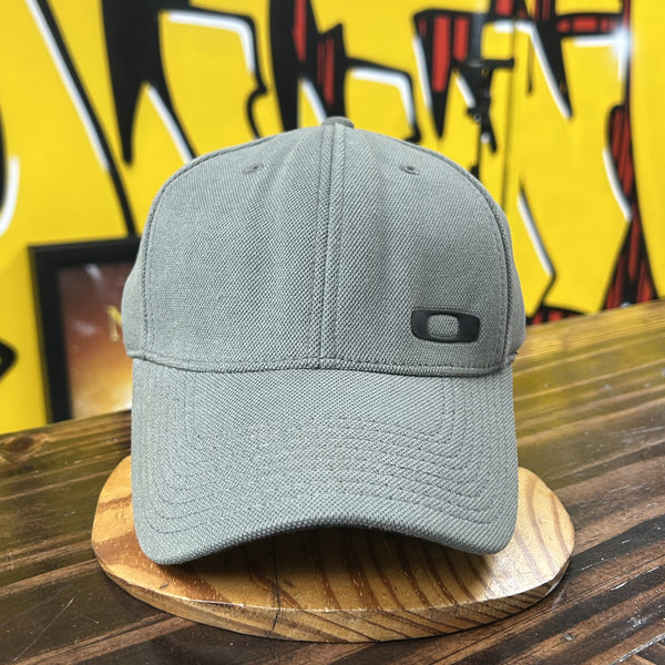 Oakley Vintage Gray Flexfit Hat 2000s – Recollect Ltd.