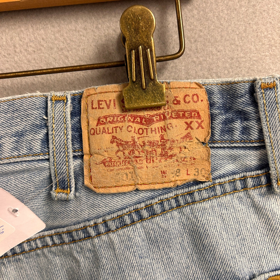 Vintage Levi's 501 Light Wash Denim Jeans Size 36X30