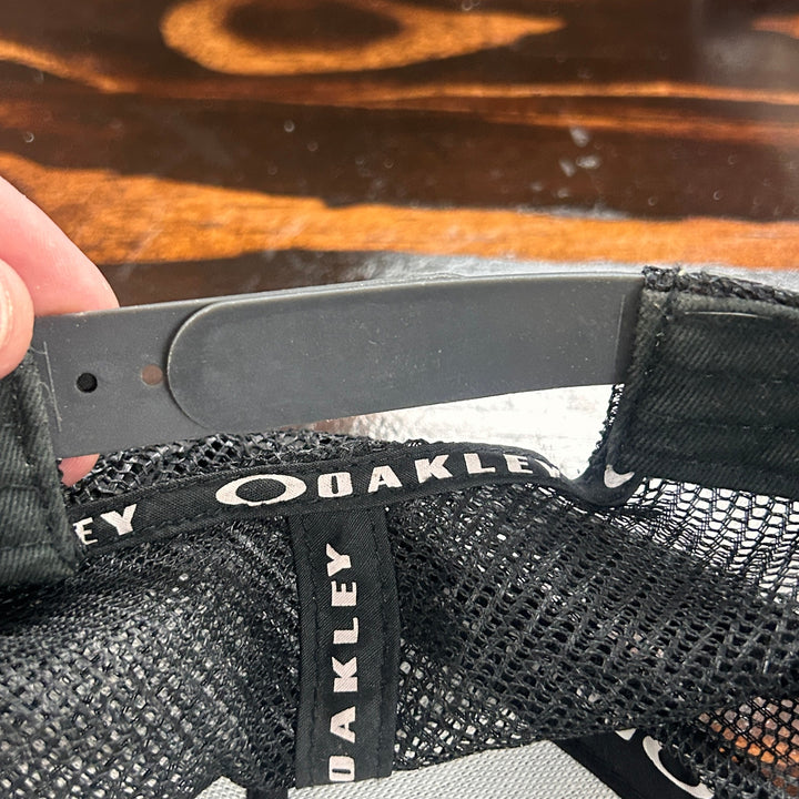 Oakley Snapback Trucker Hat