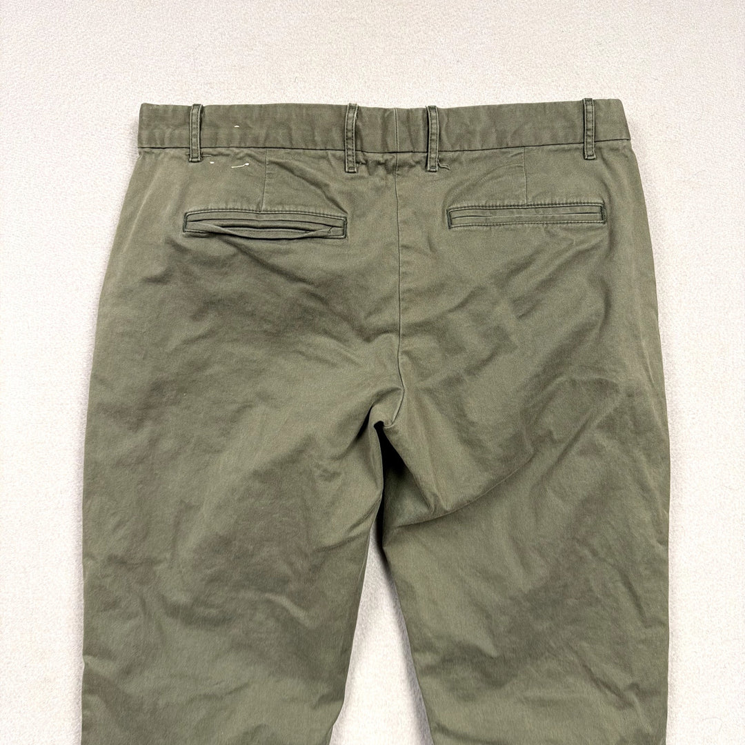 Gap Green Khaki Pants Size 31