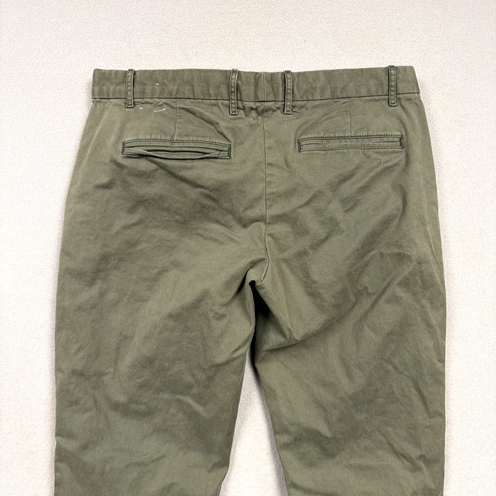 Gap Green Khaki Pants Size 31