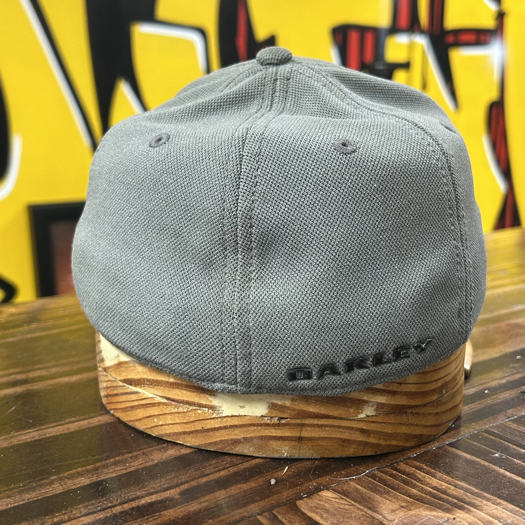 Oakley Vintage Gray Flexfit Hat 2000s