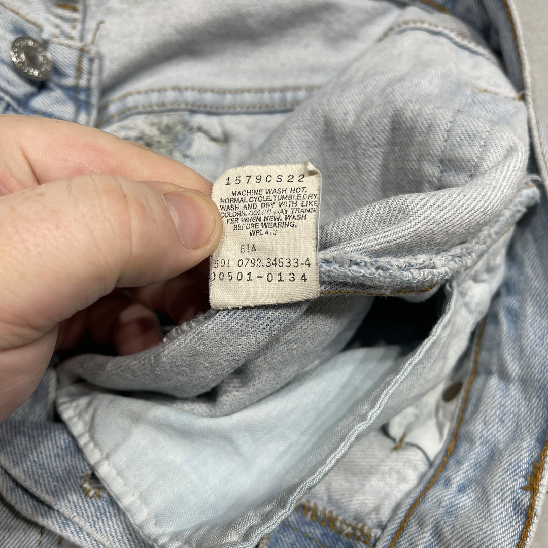 Vintage 90s Levis 501 Light Wash Button Fly Jeans Grunge Size 33