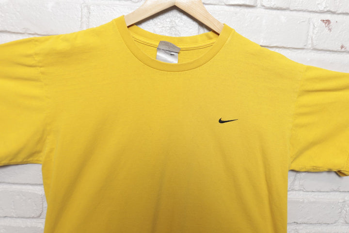 2000s Vintage Nike Essential Swoosh Yellow T Shirt Size Medium
