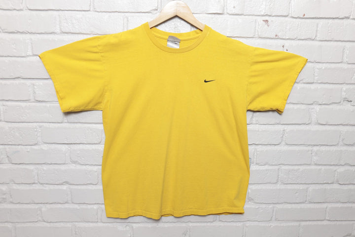 2000s Vintage Nike Essential Swoosh Yellow T Shirt Size Medium
