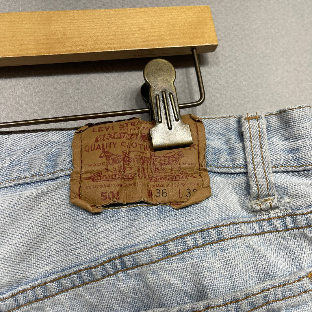 Vintage 90s Levis 501 Light Wash Button Fly Jeans Grunge Size 33