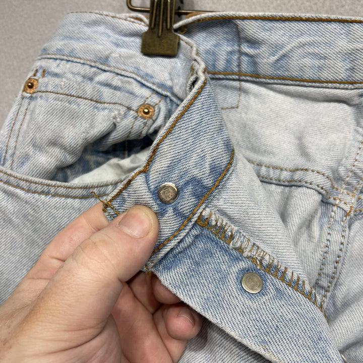 Vintage 90s Levis 501 Light Wash Button Fly Jeans Grunge Size 33