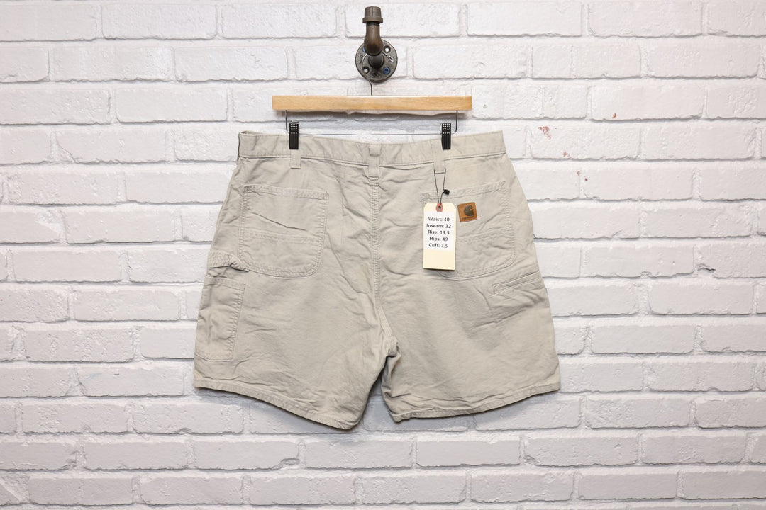 2000s Vintage carhartt khaki work Shorts Size 40/32