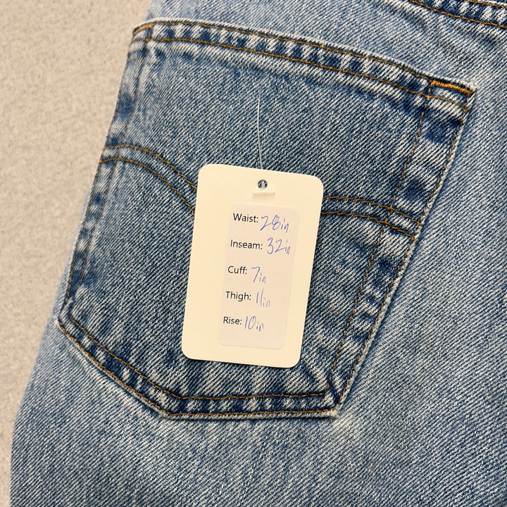 Vintage Levi's 550 Light Wash Jeans Size 28x32
