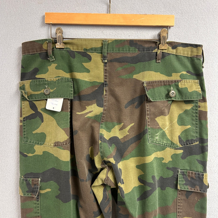 Vintage Woodland Camo Cargo Pants Size 40X32