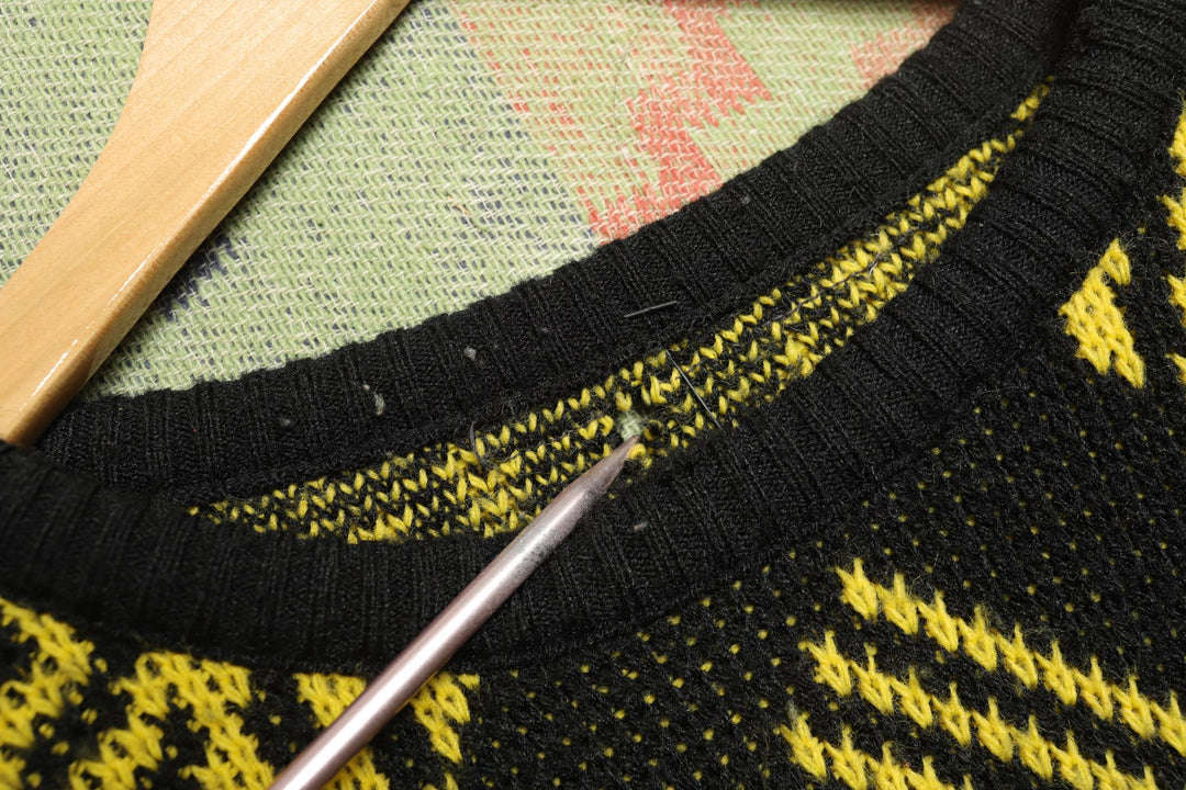 Abstract Pattern Vintage Black Yellow Sweater 80s Small