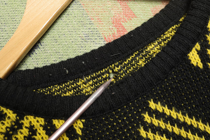 Abstract Pattern Vintage Black Yellow Sweater 80s Small