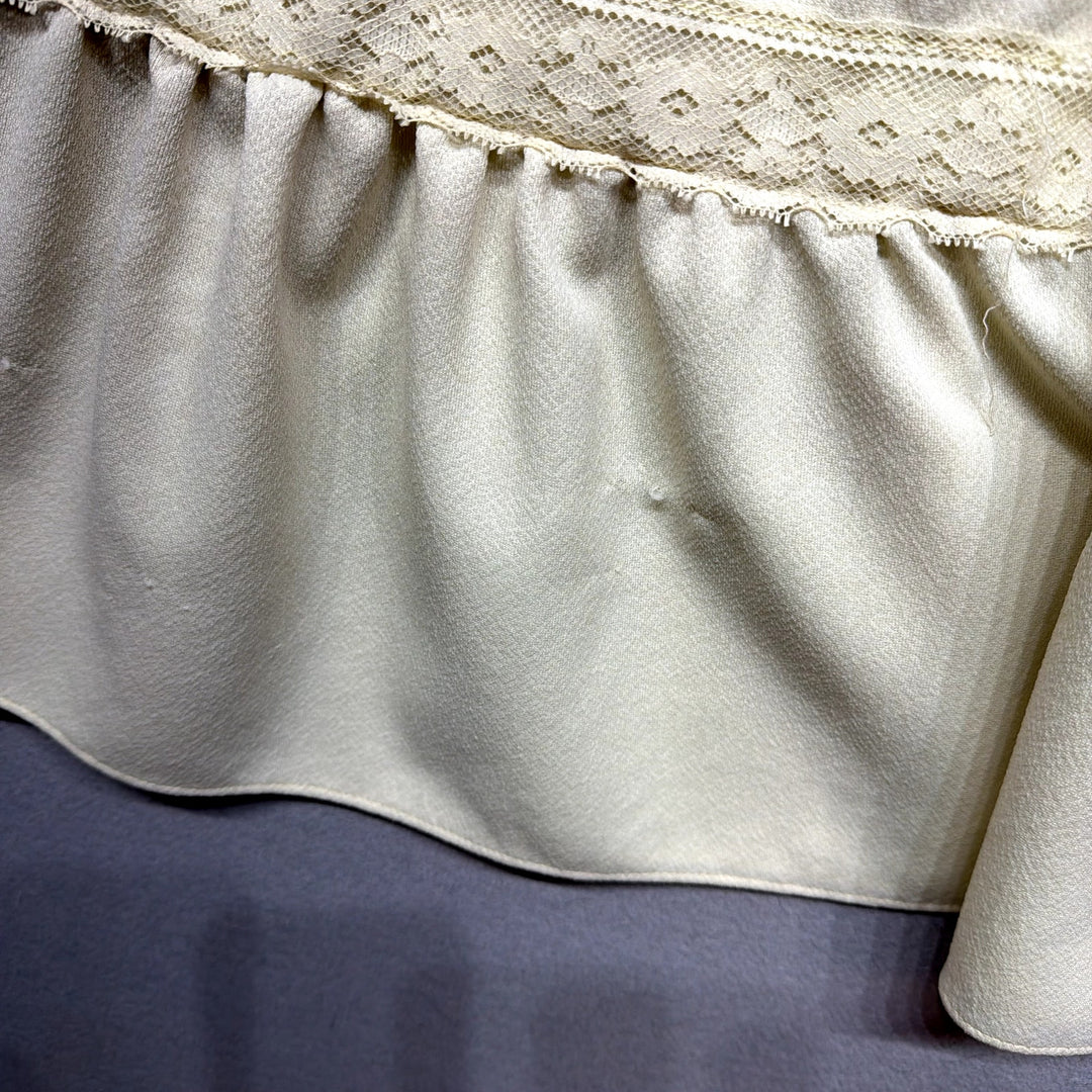 Vintage girl's Lace Trimmed Prairie Dress Size Medium