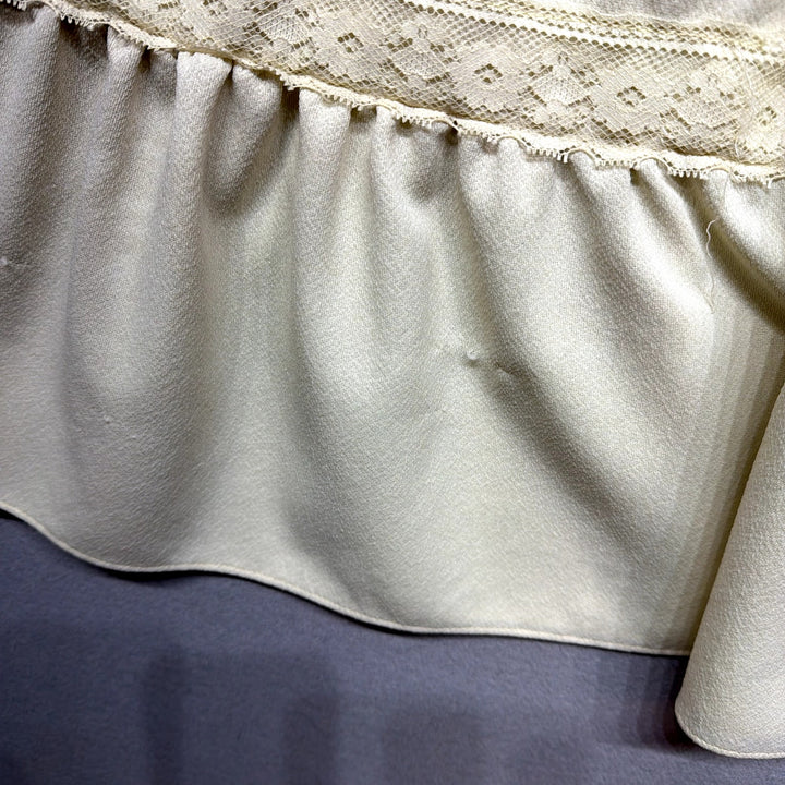 Vintage girl's Lace Trimmed Prairie Dress Size Medium