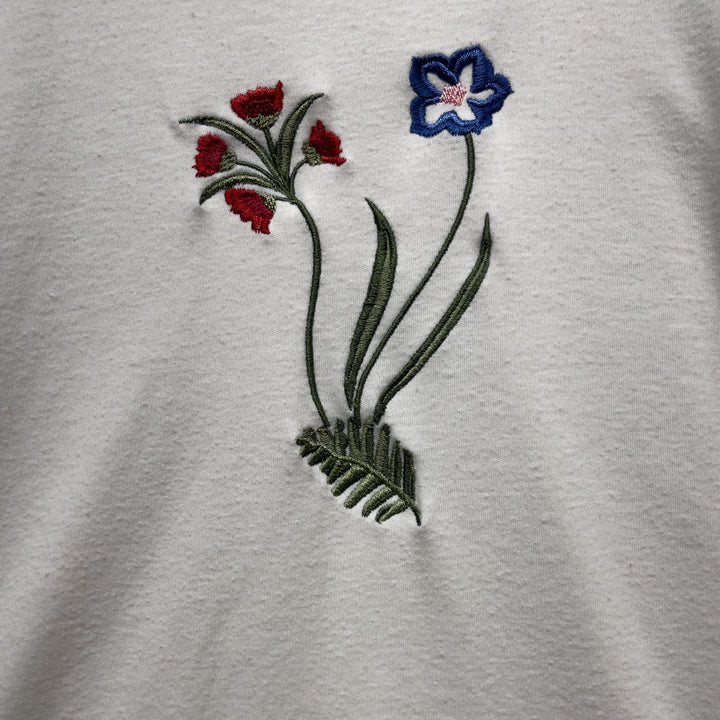 Vintage River Ridge White Embroidered Flowers Shirt Women's Medium