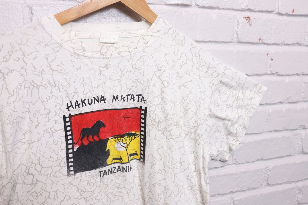 2000s hakuna matata tanzania all over print shirt size medium