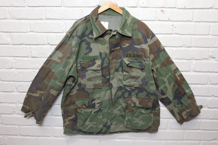 90s Vintage US Army Woodland Camo Jacket Size Large