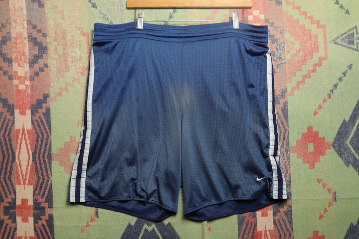 Nike Vintage Navy Basketball Shorts 2000s Large