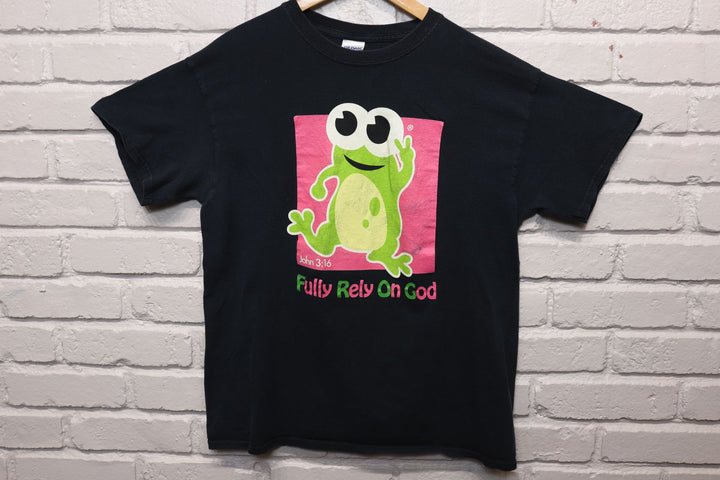 2000s Vintage Frog Fully Rely On God Jesus T Shirt Size Large