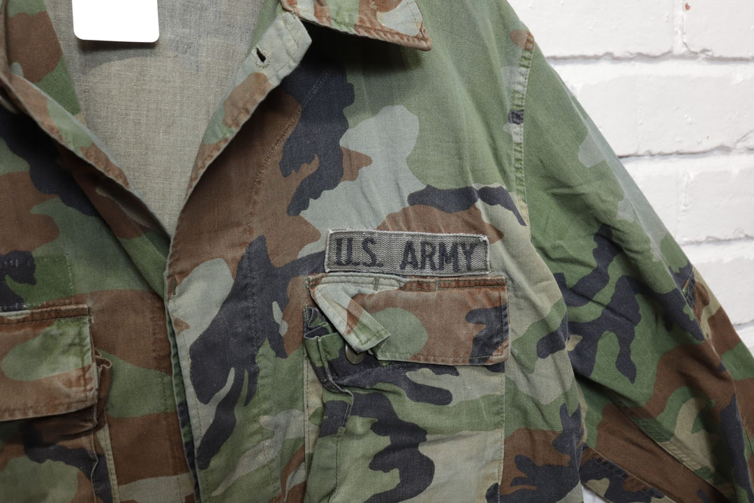 90s Vintage US Army Woodland Camo Jacket Size Large