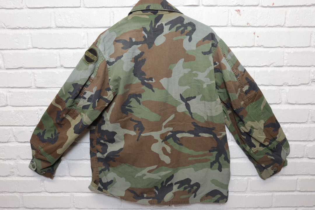 90s Vintage US Army Woodland Camo Jacket Size Large