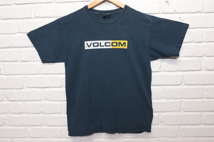 2000s Vintage Volcom Logo T Shirt Size Medium