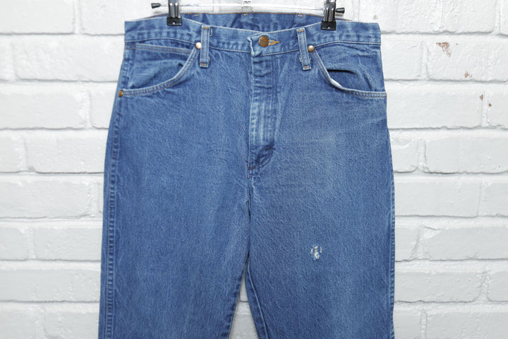 Wrangler 13MWZ Vintage Medium Wash Jeans 2000s 32/31