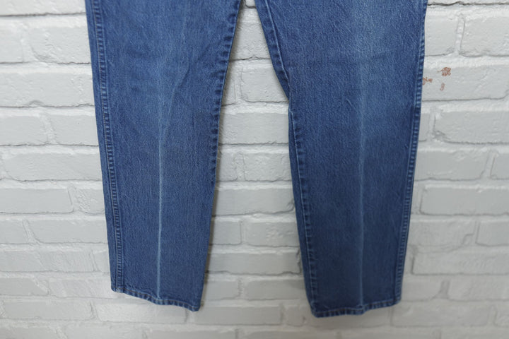 Wrangler 13MWZ Vintage Medium Wash Jeans 2000s 32/31