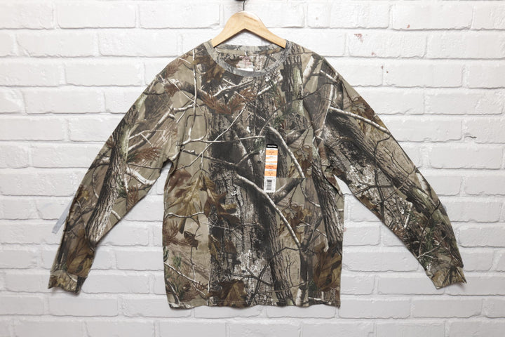 Realtree AP Camo Long Sleeve Deadstock T Shirt Size Medium