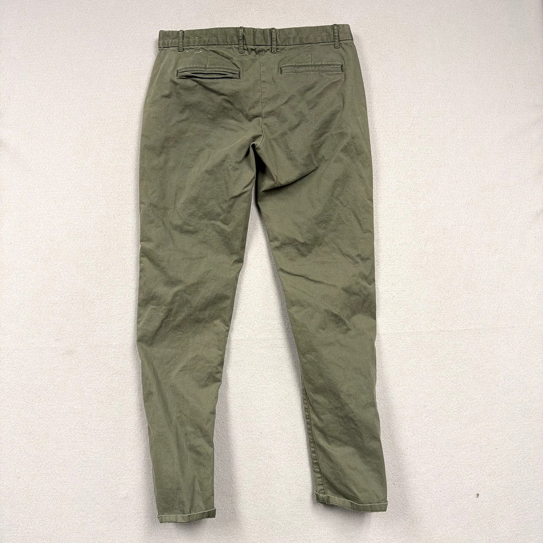 Gap Green Khaki Pants Size 31