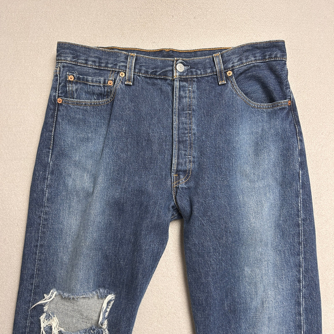 Vintage Levi's 501 Made in USA Button Fly Jeans Medium Wash 34x30