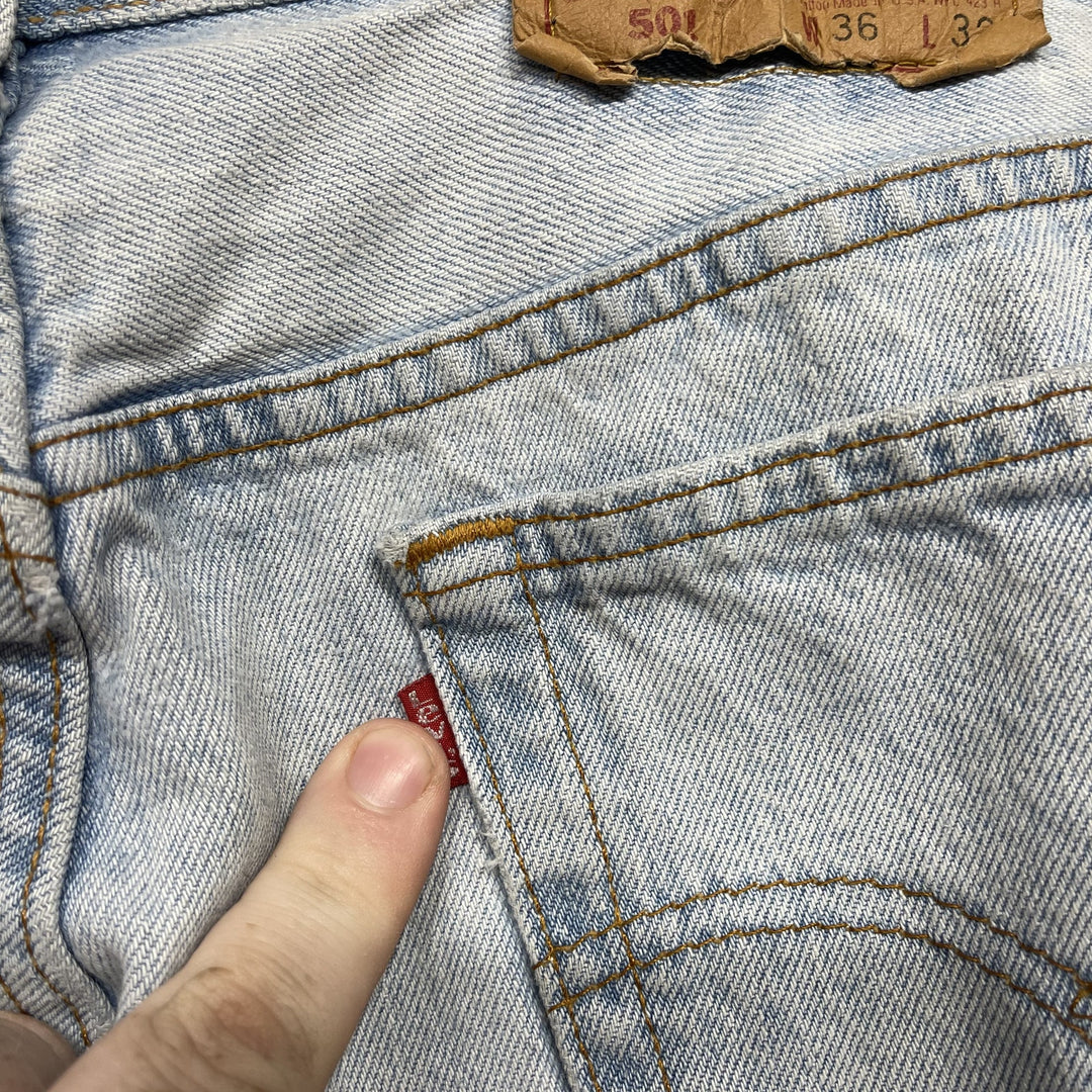 Vintage 90s Levis 501 Light Wash Button Fly Jeans Grunge Size 33