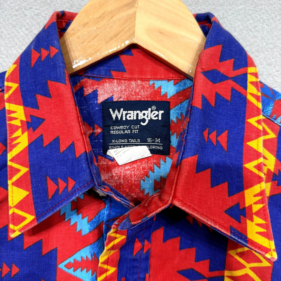 Vintage Wrangler Southwestern Aztec Print Button Down Shirt Size Medium