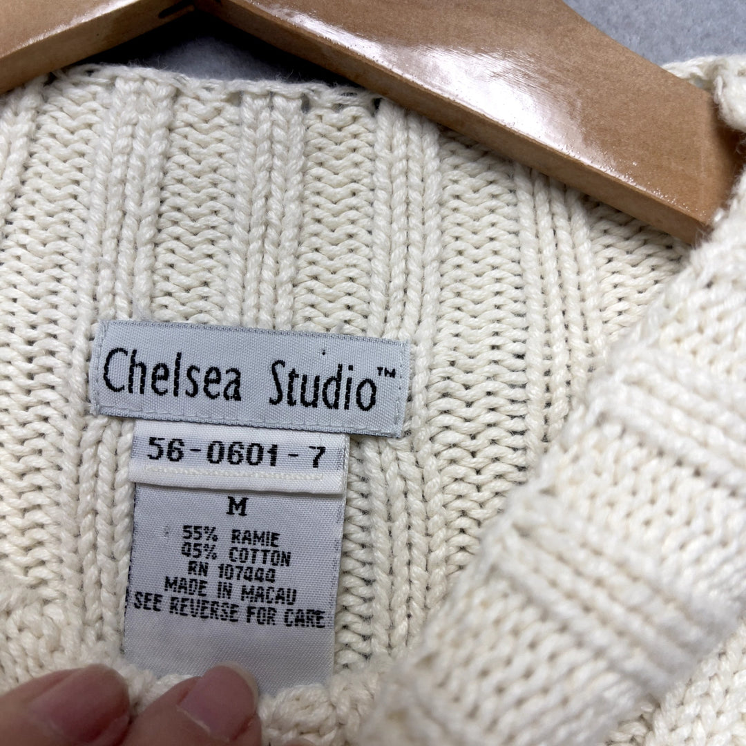 90's Women's Chelsea Studio White Vertical Knit Sweater Size M